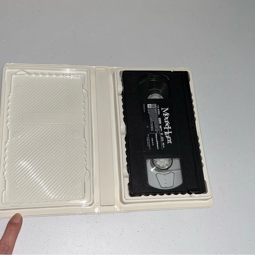Dreamworks Mouse Hunt VHS Movie 83585